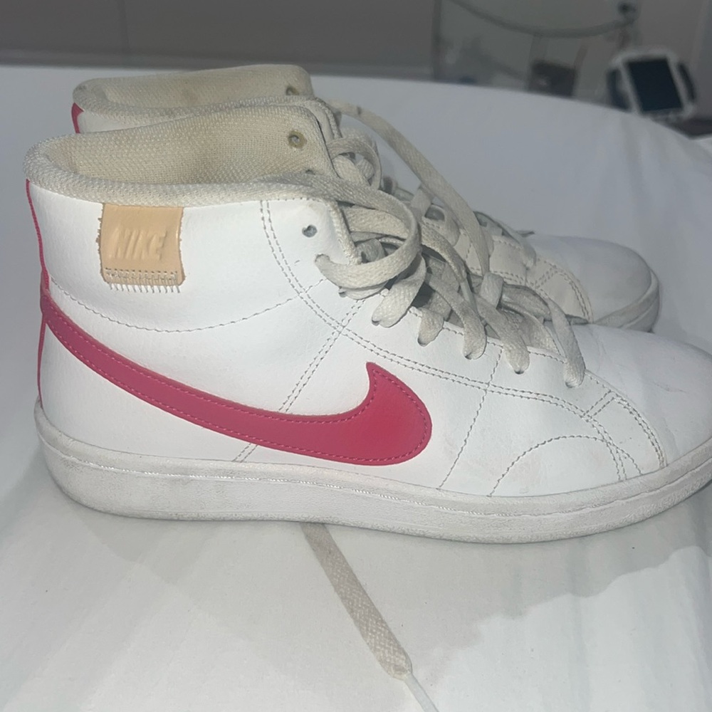 Nike White and pink High-Tops